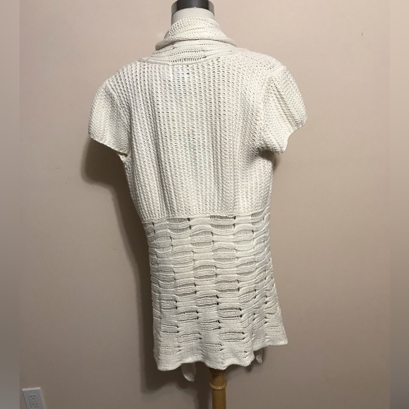 Pure Handknit Women’s Cardigan - Picture 5 of 9